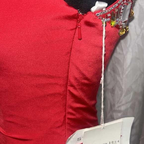 Red and silver bedded cocktail mini dress - Picture 5 of 8